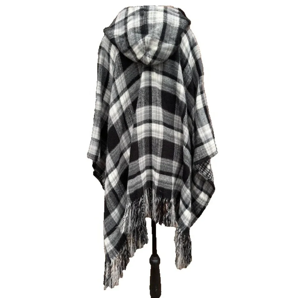 Wrap One Size‎ Fits All Hooded Plaid